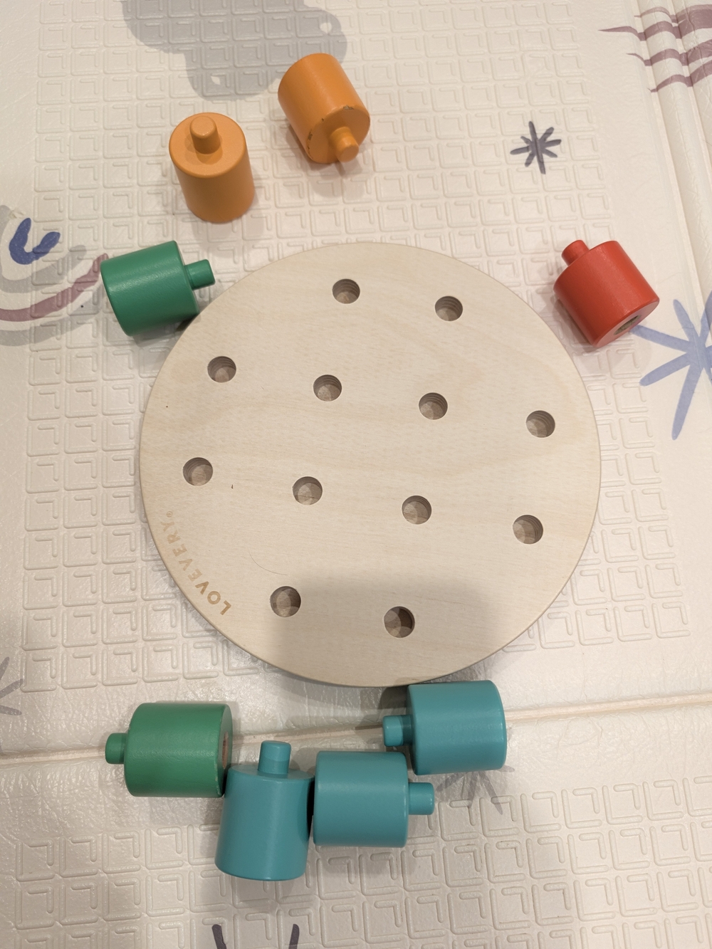 Lovevery | Wooden Peg Board + SOME PEGS - From the adventurer play kit